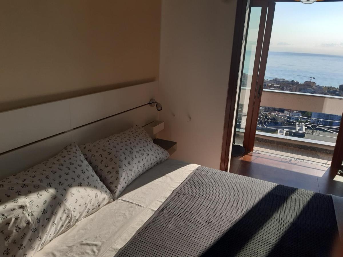 Bressa De Ma Affittacamere, Room & Breakfast Pietra Ligure Exterior photo